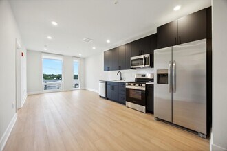 Building Photo - 6910 Ridge Ave