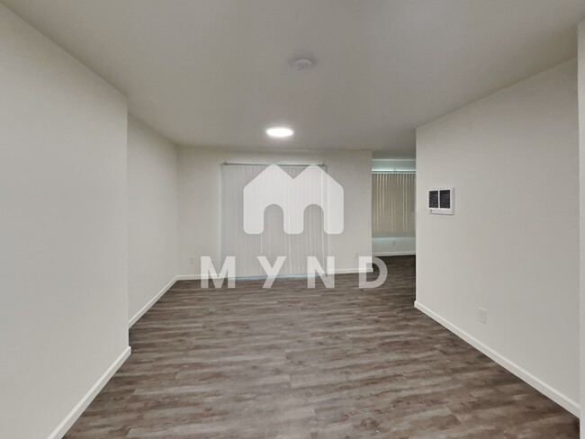 Foto del edificio - 240 Athol Ave Apt 102