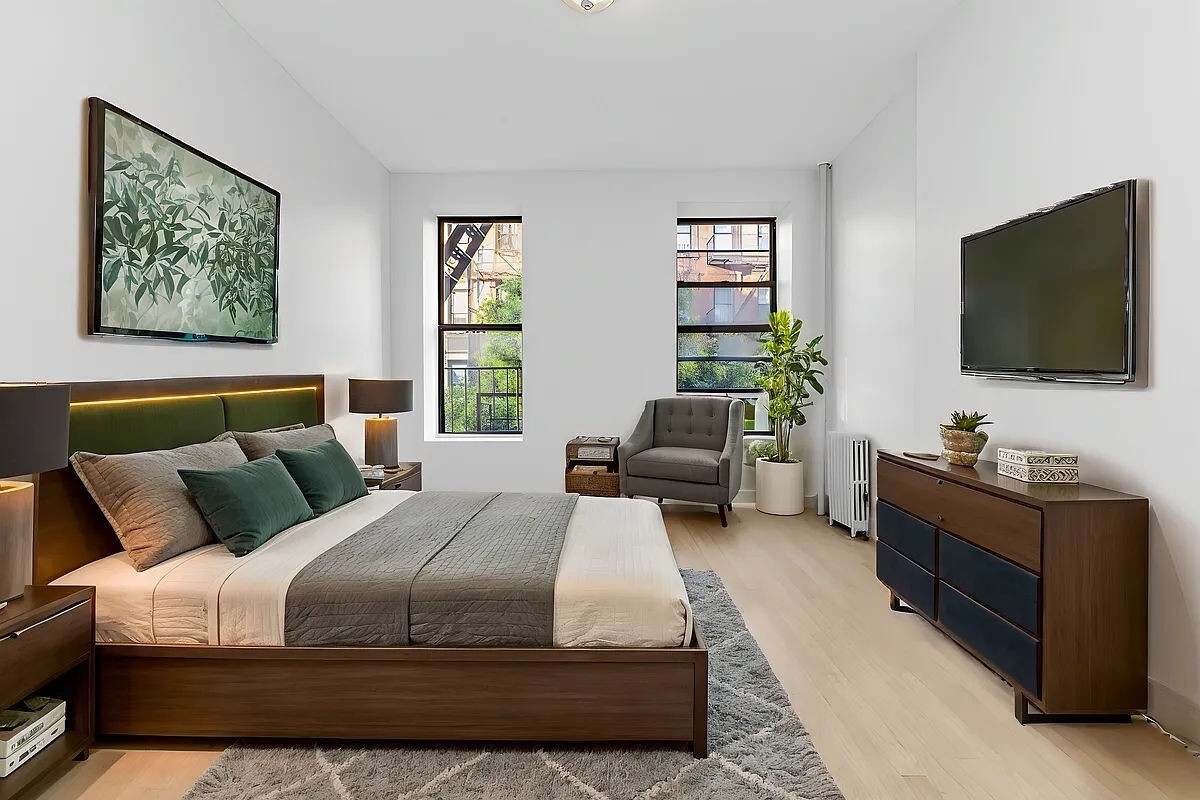 Foto principal - 406 W 48th St