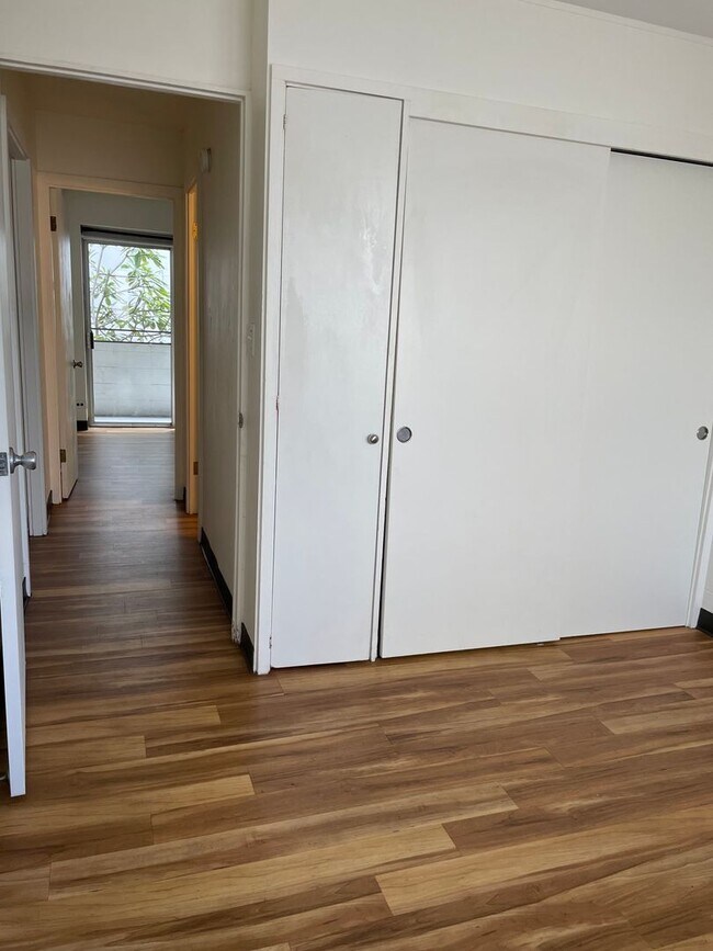 Building Photo - 2BD/1BA Apartment in Waikiki!
