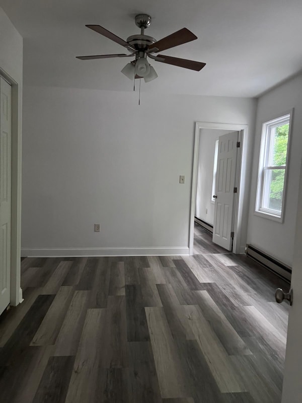 Building Photo - 400 N Woodstock Rd