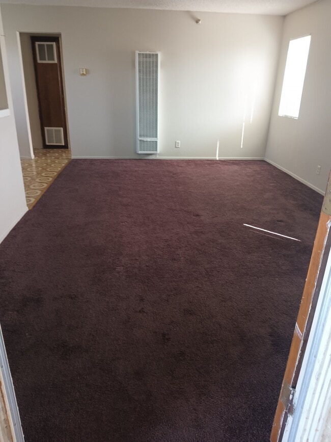 Photo - 11609 Oxford Ave Apartment