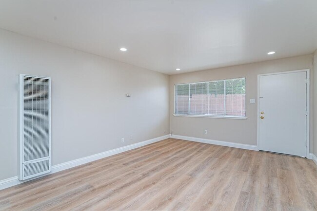 Building Photo - 1006 62nd Street