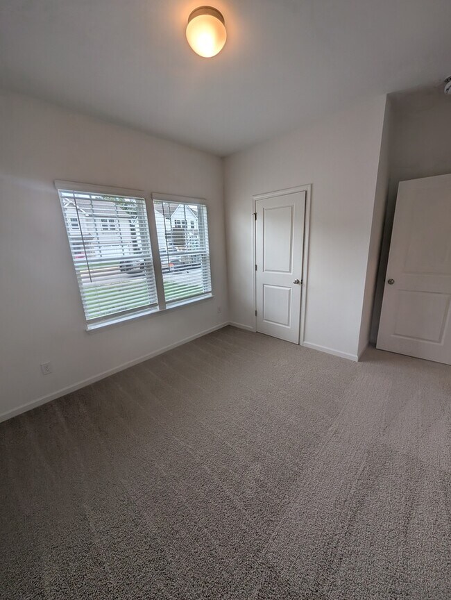 Foto del edificio - BRAND NEW 3 Bedroom Home - Stonebridge Fai...