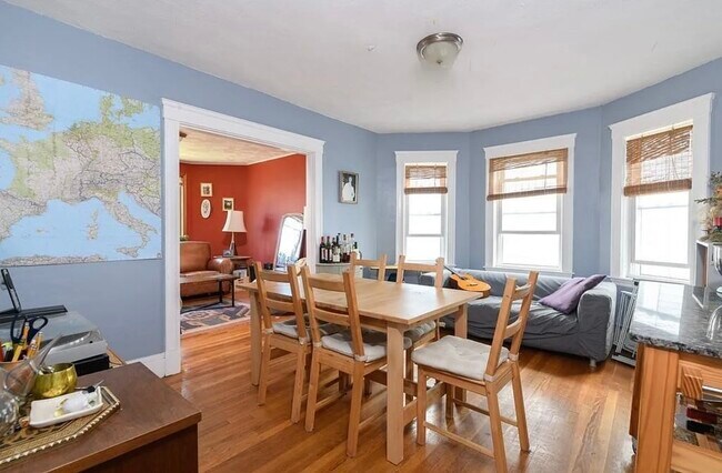 Building Photo - 30 Adrian St