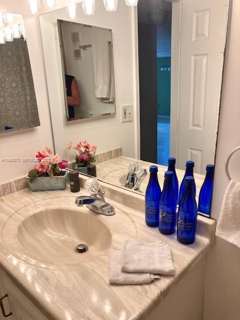 Foto del edificio - 3910 Inverrary Blvd