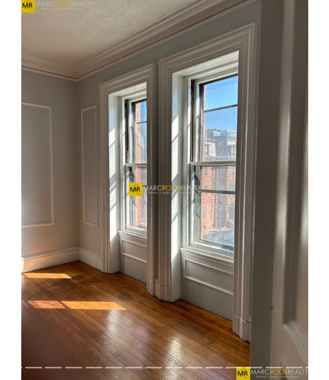 Building Photo - 45 Beacon St