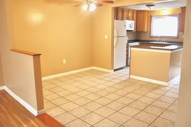 Foto del edificio - 231 Boston Post Rd