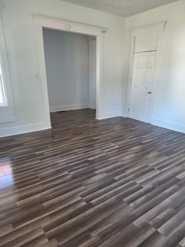 Foto del edificio - 515 W Franklin St