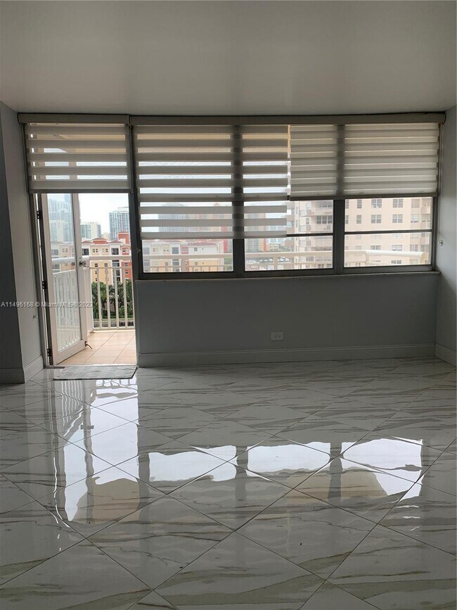 Foto del edificio - 251 174th St