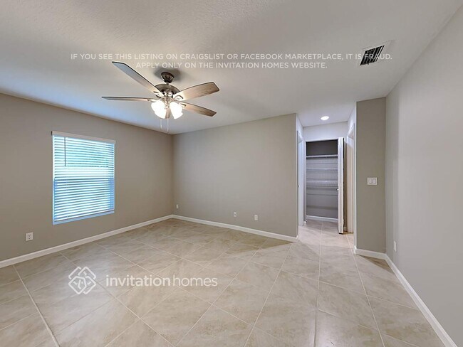 Building Photo - 802 SW Tulip Blvd