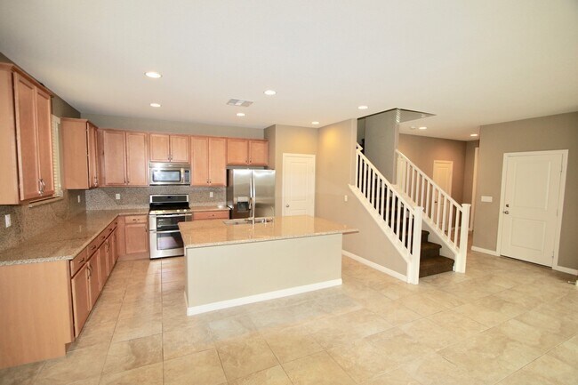 Foto del edificio - Beautiful 2 Story Home on the Edge of Summ...