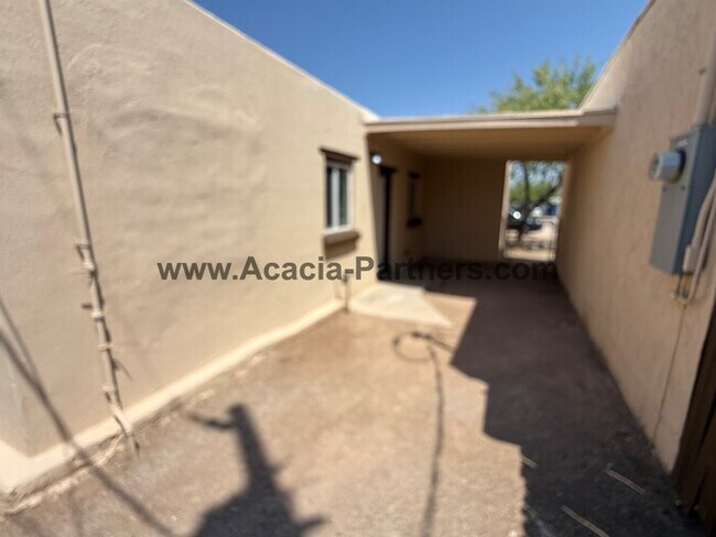 Foto del edificio - Centrally Located Two Bedroom