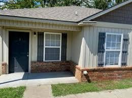 Foto del edificio - 300 Russell St