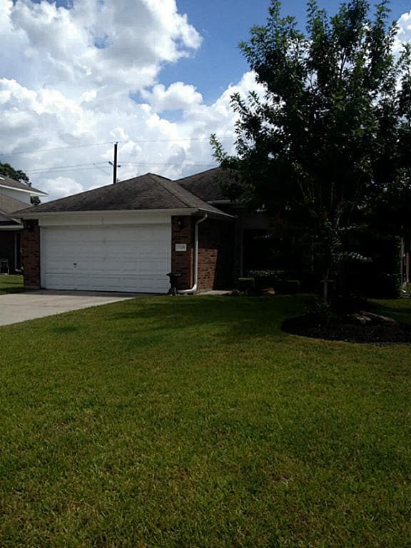 Building Photo - 2205 Highland Crossing Dr