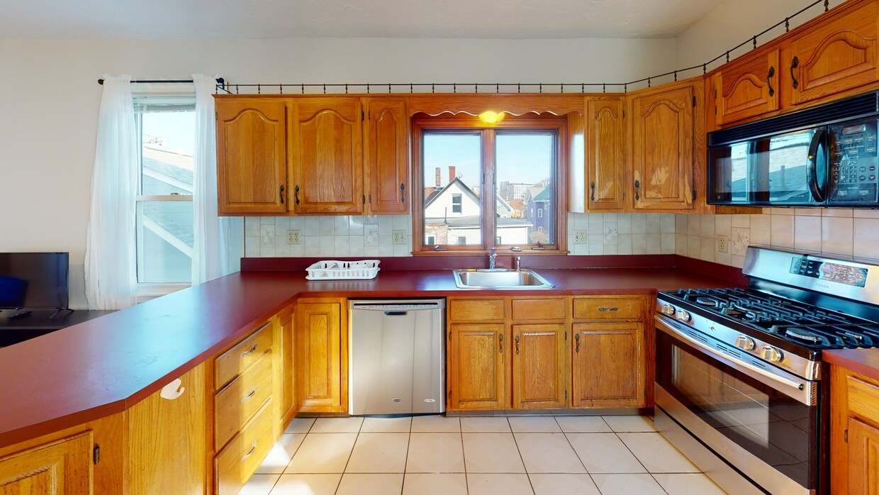 Photo - Private bedroom in 3 bed/1 bath Home