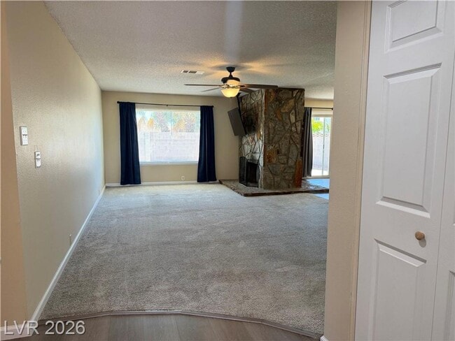 Building Photo - Beautiful 3 BR Home with Double-Sided Fireplace, Huge Backyard, & NO HOA!