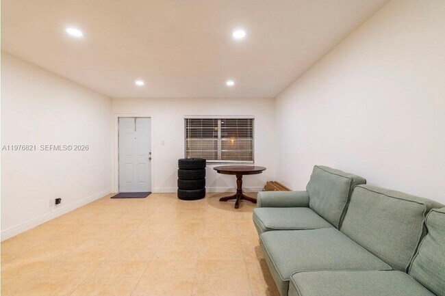 Foto del edificio - 7300 NW 4th Pl