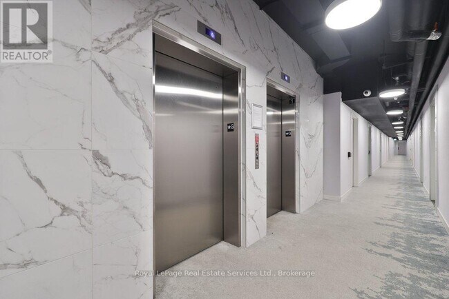 Photo du bâtiment - 3210 Dakota Cmn