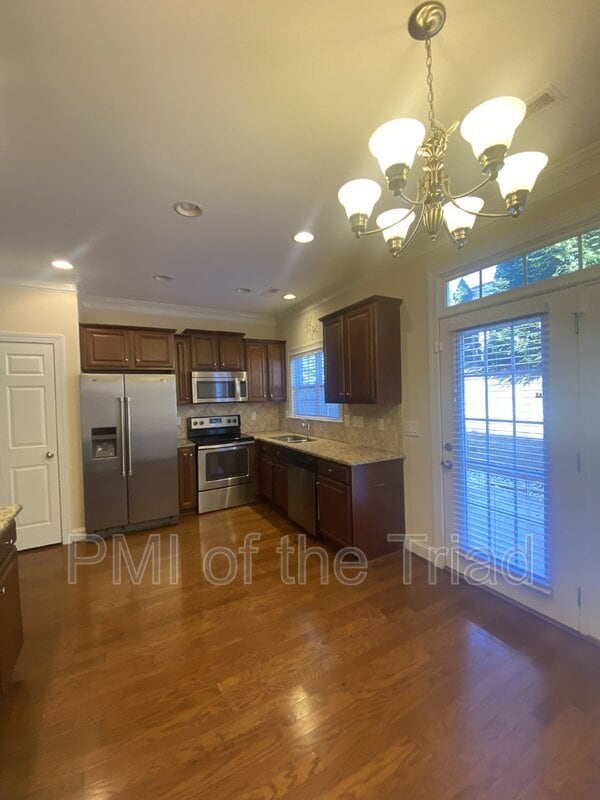 Building Photo - 1078 Richmond Park Dr