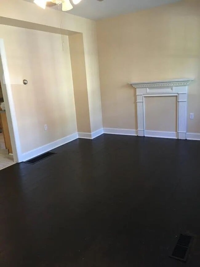 Building Photo - 2 Bedroom in Carlisle, PA!