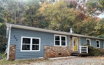 Building Photo - 220 Meredith Lp