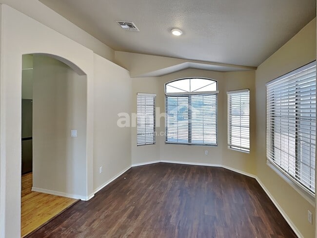 Building Photo - 15585 N Gil Balcome