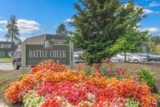 Building Photo - Battle Creek Lodge Apartments