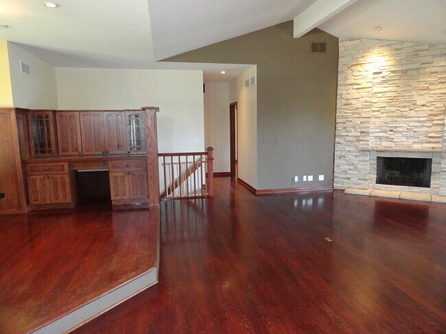 Building Photo - 609 Millview Dr