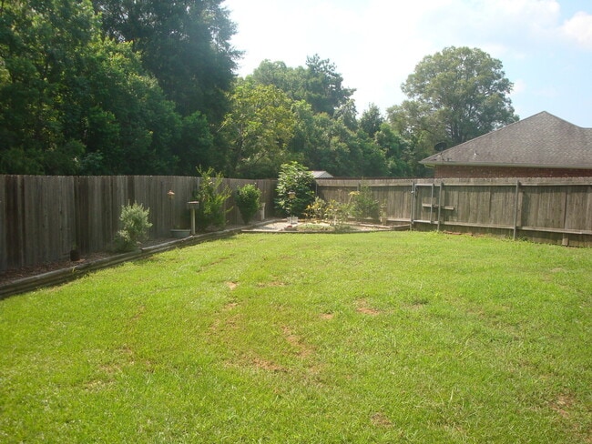 Building Photo - 170 Zoe Dr
