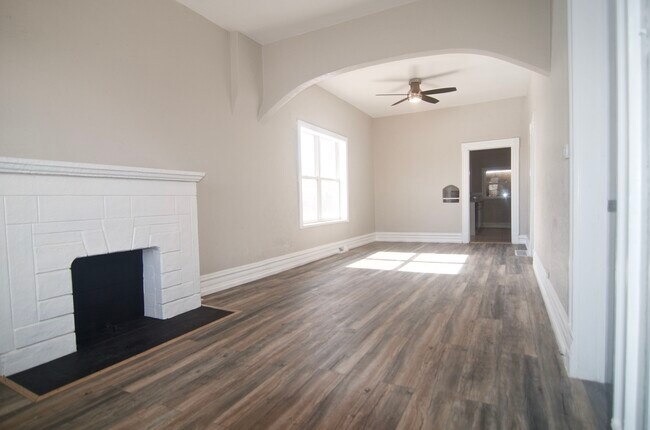 Foto del edificio - 4733 Columbine St