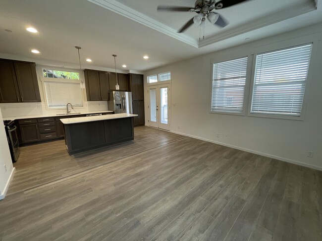 Building Photo - 48934 River Park Rd