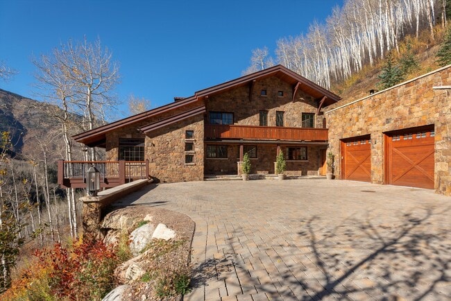 Building Photo - 6770 Castle Creek Rd