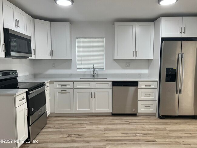 Foto del edificio - 407 N St Clair St