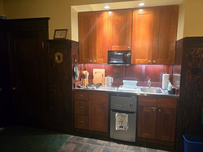 Photo - Washington Ave 212-218 Apartment