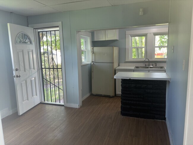 Foto del edificio - 639 Fairgreen Ave