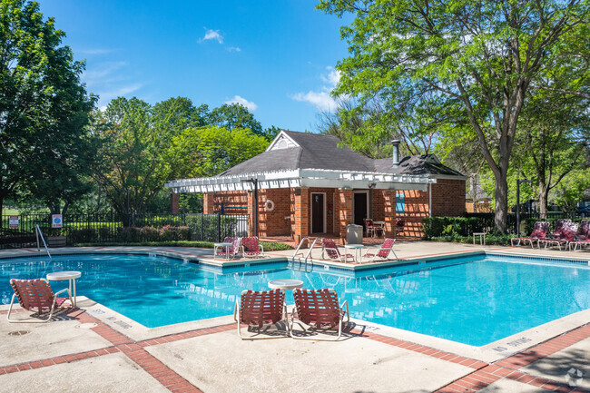 Building Photo - The Green at Chevy Chase