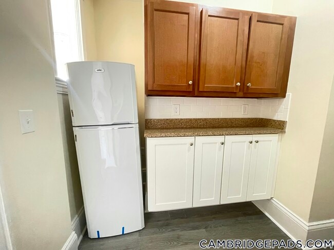 Building Photo - 2 Ware St