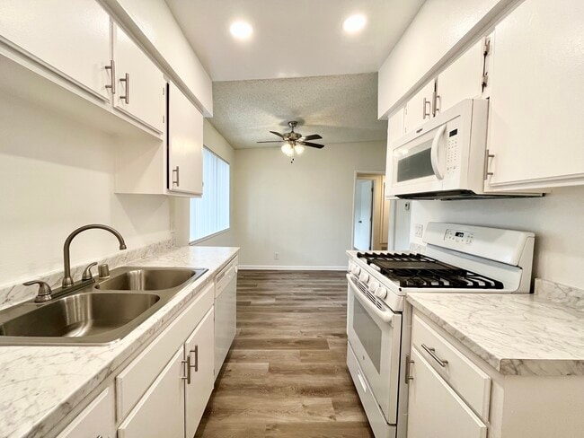 Building Photo - Bridgeport Apartment Homes
