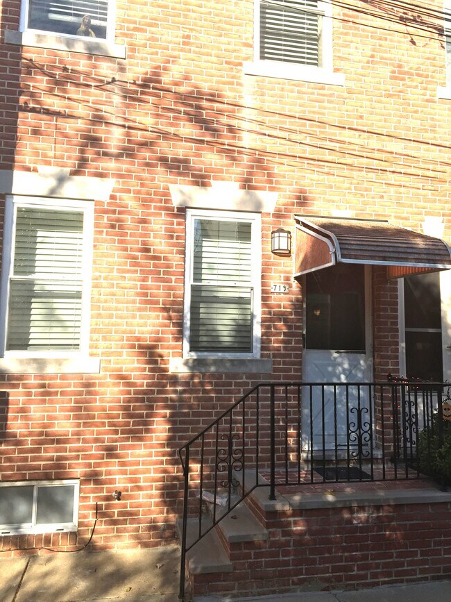 Foto del edificio - 719 Sears St