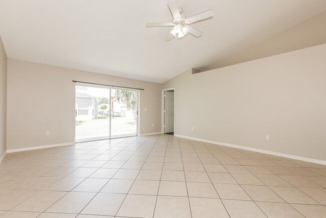 Foto del edificio - 1237 Alpine Lake Dr