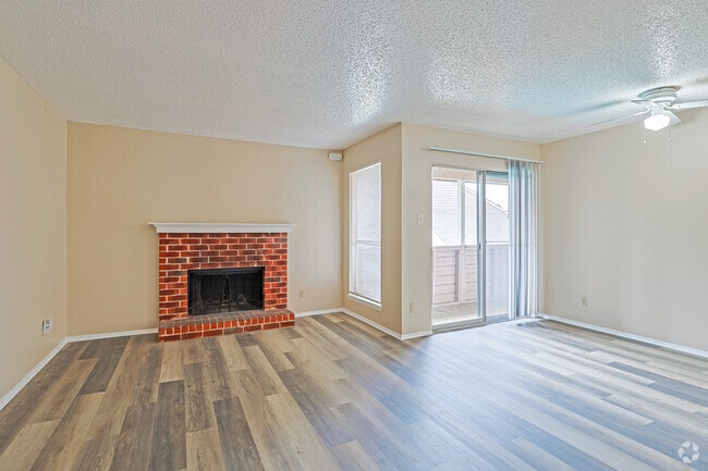 2BR, 2BA - 917SF - Living Area - Cherry Creek Crossing Apartments