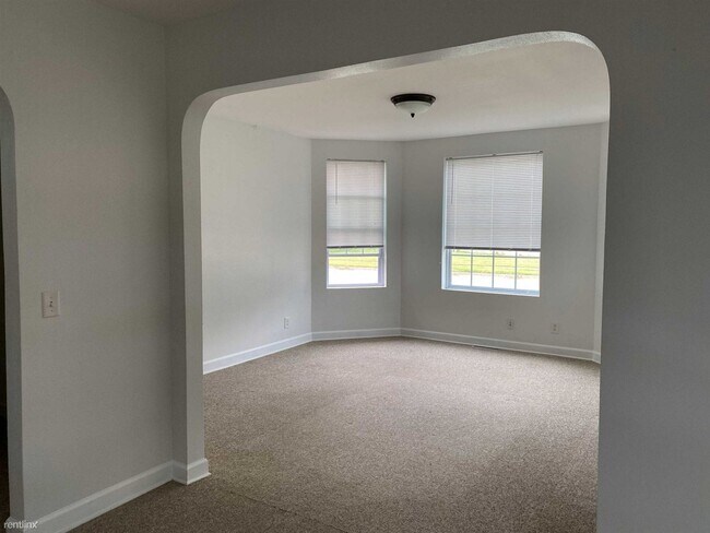 Building Photo - 3 br, 1.5 bath House - 1110 Washington Street