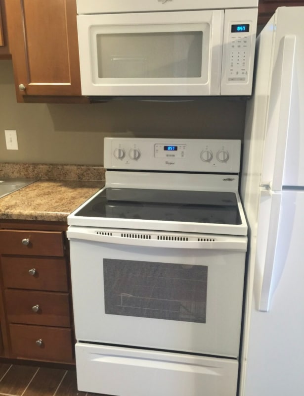 Building Photo - 1604 Spring Valley Dr