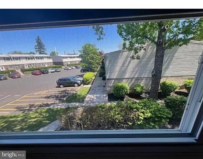 Foto del edificio - 613 Edison Ave