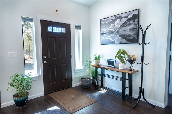 Building Photo - Beautiful New Build with Large Shop