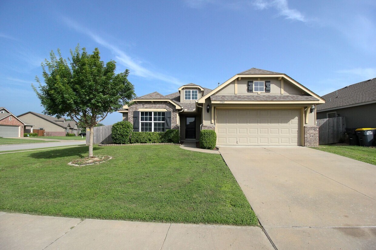 Foto principal - Custom Built 4 Bedroom In Southern Reserve...