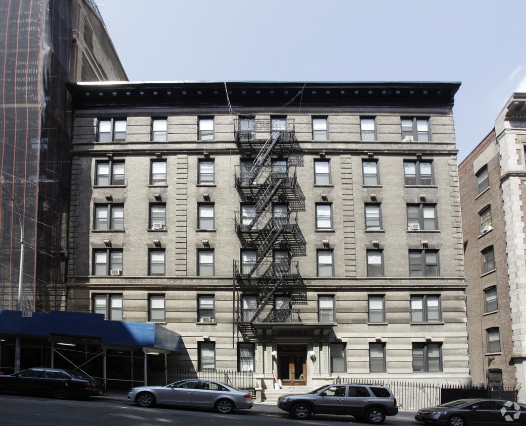 Building Photo - The Fairholm