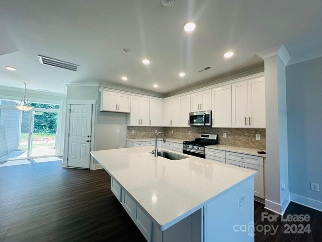 Building Photo - 5633 Stafford Rd