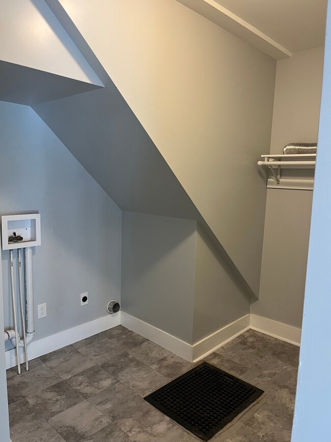 Laundry room - 32 Prospect St